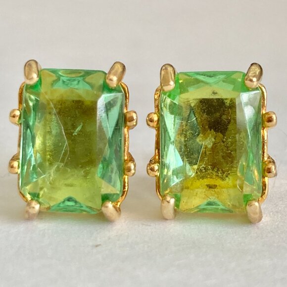Vintage Green Glass Clip On Earrings Jeweled Cut Gold Plated Huggie 70's USA - Picture 2 of 10